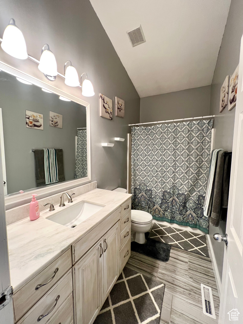 CENTRAL VALLEY, Utah, 84754, United States, 4 Bedrooms Bedrooms, ,3 BathroomsBathrooms,Residential,For Sale,1877350