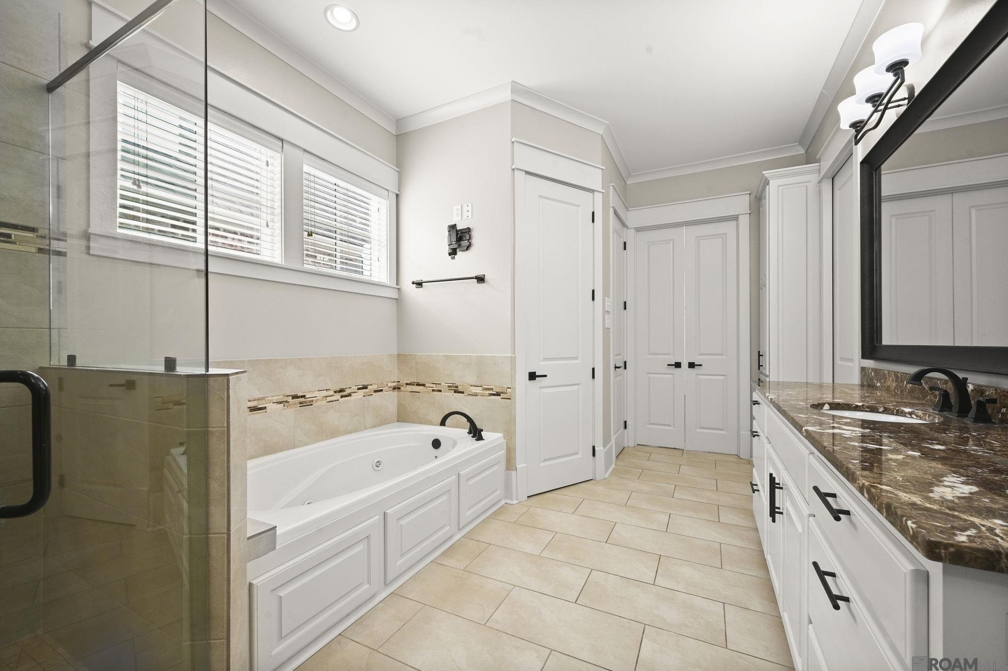 Baton Rouge, Louisiana, 70810, United States, 4 Bedrooms Bedrooms, ,4 BathroomsBathrooms,Residential,For Sale,2005537