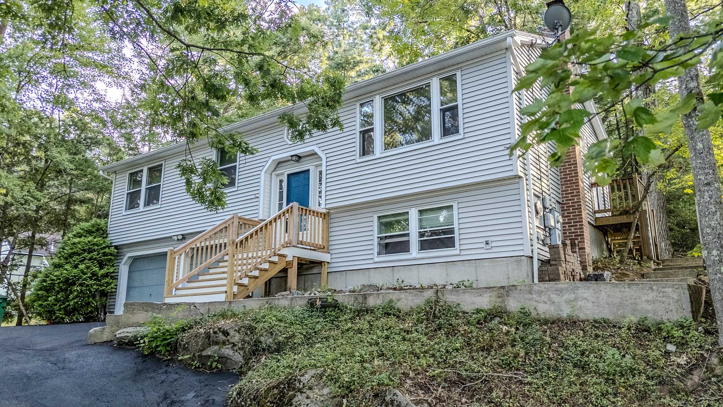 Nashua, New Hampshire, 03061, United States, 3 Bedrooms Bedrooms, ,1 BathroomBathrooms,Residential,For Sale,1942147