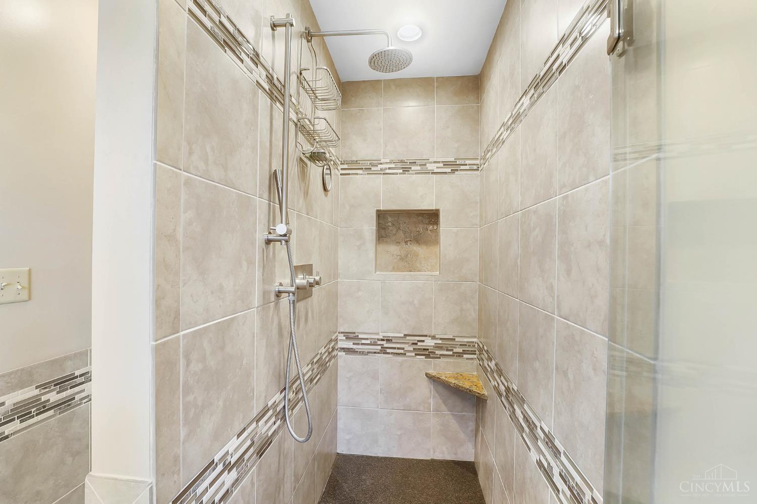 Hamilton, Ohio, 45013, United States, 4 Bedrooms Bedrooms, ,4 BathroomsBathrooms,Residential,For Sale,2000697