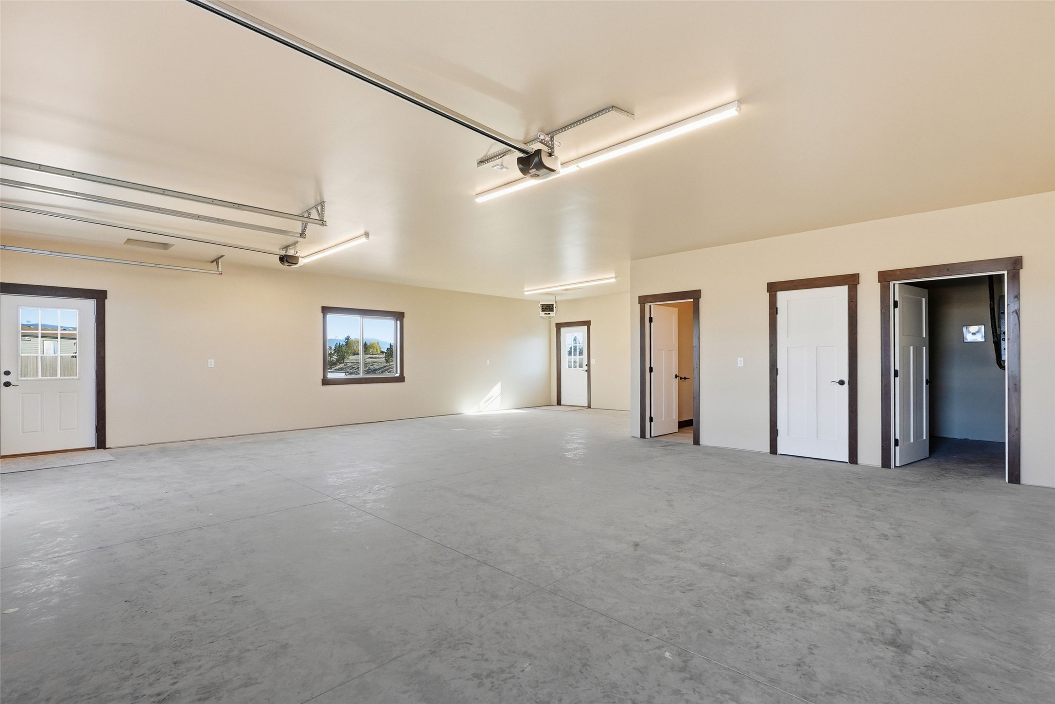  475 Ashleigh Lane - 物件實景