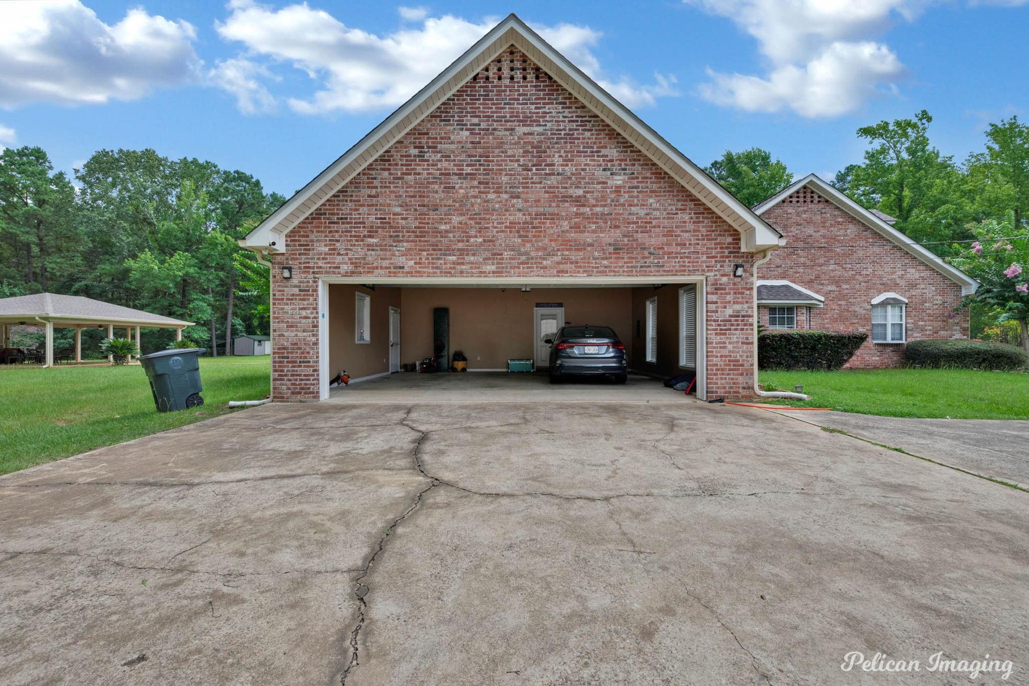 Natchitoches, Louisiana, 71457, United States, 5 Bedrooms Bedrooms, ,3 BathroomsBathrooms,Residential,For Sale,1993825