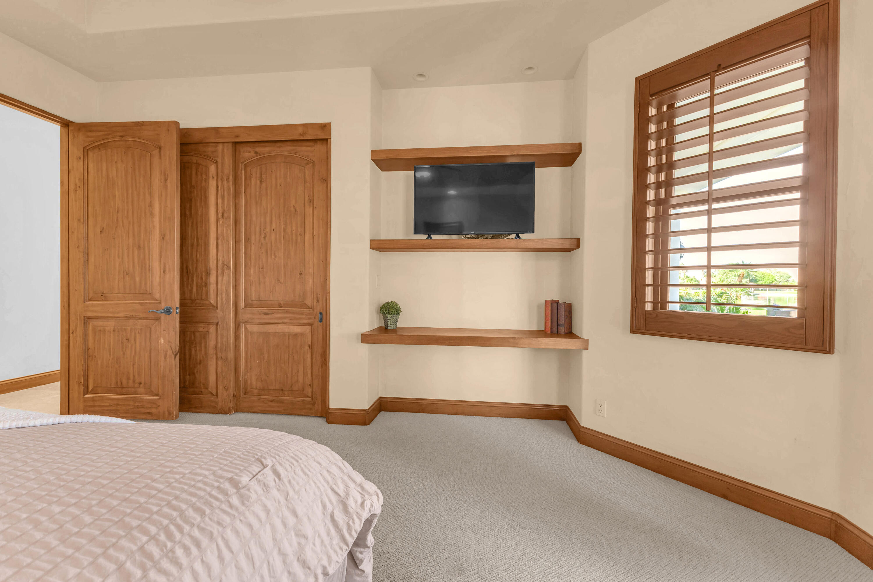 Indio, California, 92203, United States, 5 Bedrooms Bedrooms, ,4 BathroomsBathrooms,Residential,For Sale,1992835