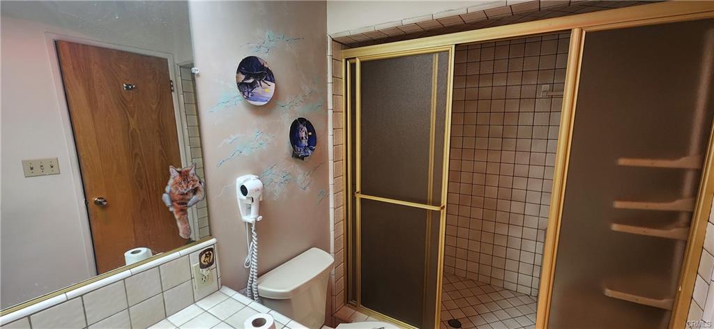 Bloomington, California, 92316, United States, 5 Bedrooms Bedrooms, ,2 BathroomsBathrooms,Residential,For Sale,2008810