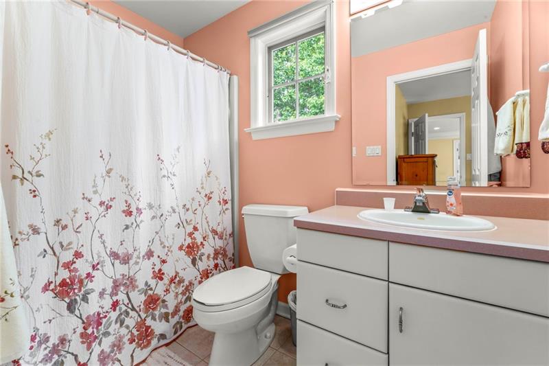 Venetia, Pennsylvania, 15367, United States, 4 Bedrooms Bedrooms, ,5 BathroomsBathrooms,Residential,For Sale,1872304