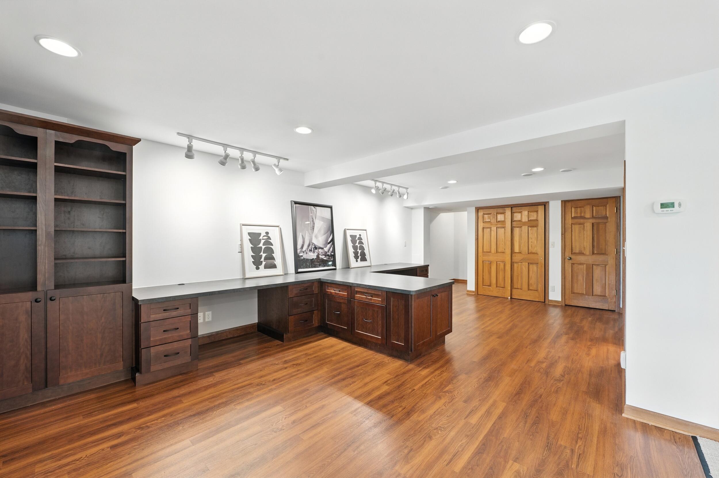 Delafield, Wisconsin, 53029, United States, 2 Bedrooms Bedrooms, ,4 BathroomsBathrooms,Residential,For Sale,1917122