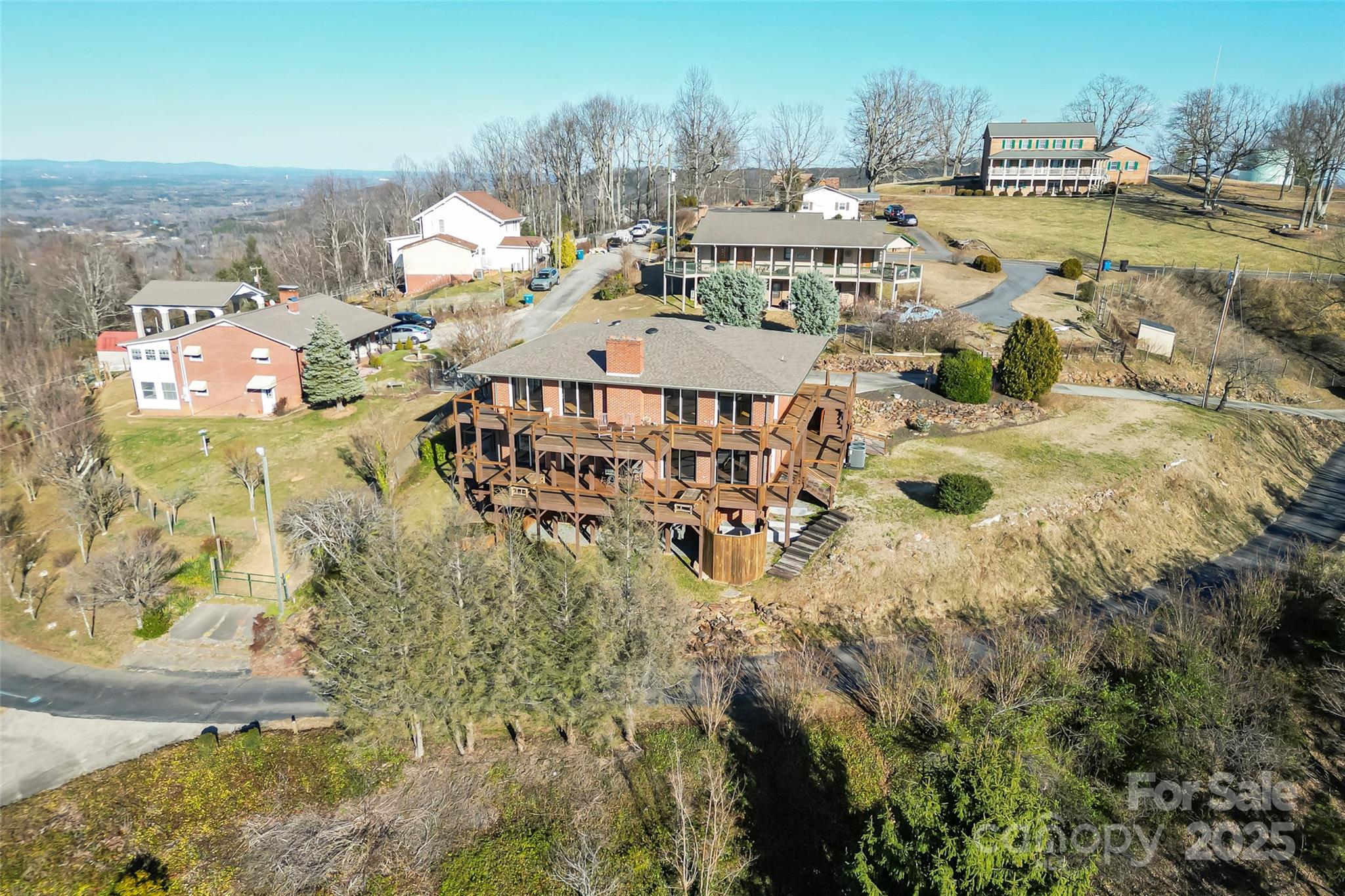 Valdese, North Carolina, 28690, United States, 3 Bedrooms Bedrooms, ,4 BathroomsBathrooms,Residential,For Sale,1722009