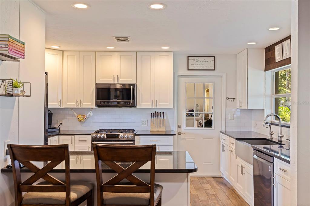 St Petersburg, Florida, 33712, United States, 3 Bedrooms Bedrooms, ,2 BathroomsBathrooms,Residential,For Sale,1907287