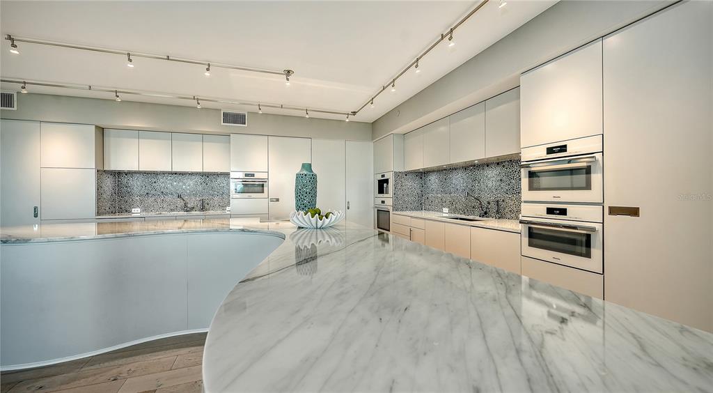 Sarasota, Florida, 34236, United States, 3 Bedrooms Bedrooms, ,4 BathroomsBathrooms,Residential,For Sale,1996968