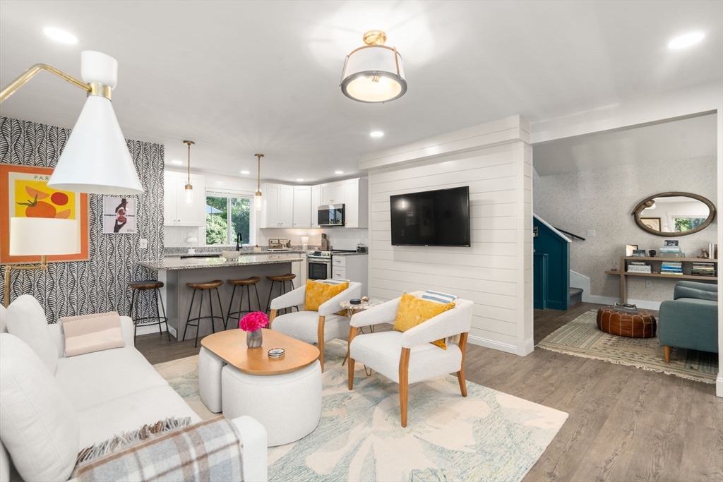 Northborough, Massachusetts, 01532, United States, 2 Bedrooms Bedrooms, ,2 BathroomsBathrooms,Residential,For Sale,1987987