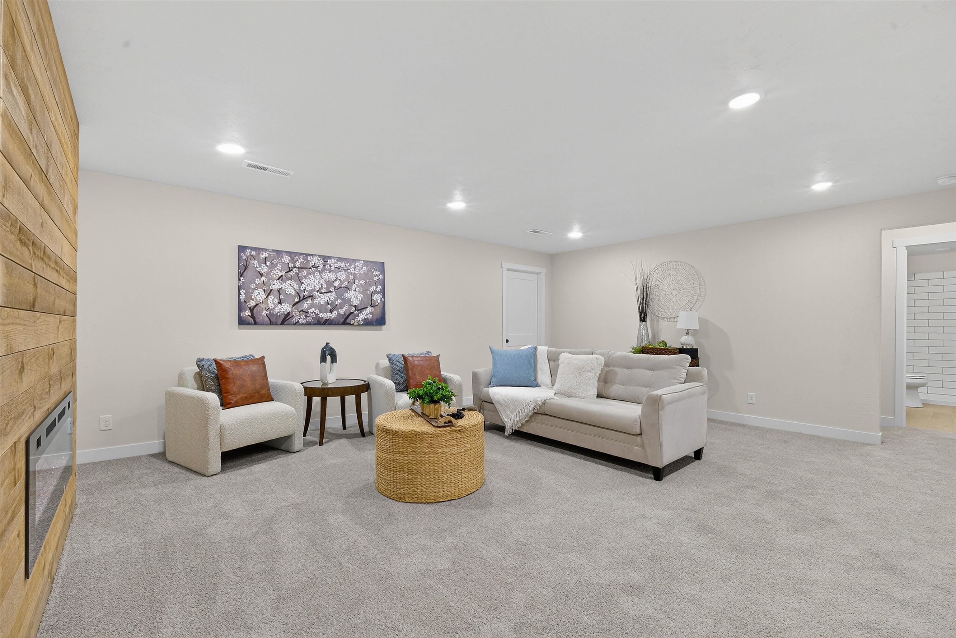 MENASHA, Wisconsin, 54952, United States, 4 Bedrooms Bedrooms, ,3 BathroomsBathrooms,Residential,For Sale,1995697