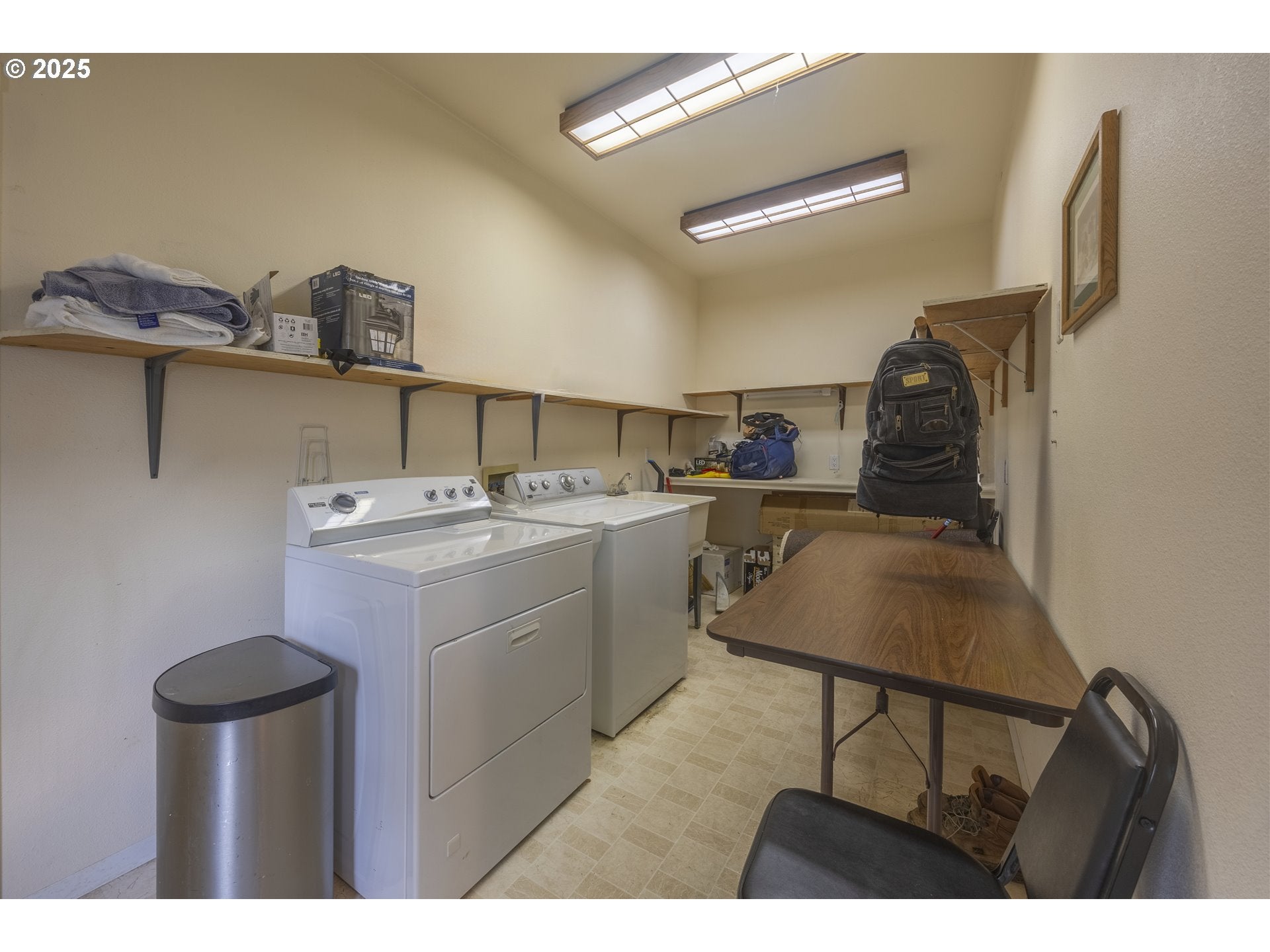 LincolnCity, Oregon, 97367, United States, 4 Bedrooms Bedrooms, ,3 BathroomsBathrooms,Residential,For Sale,1994923