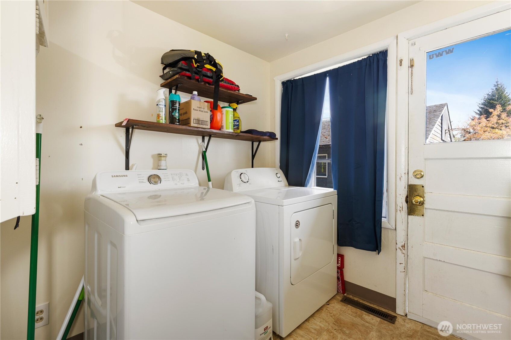 Bellingham, Washington, 98225, United States, 4 Bedrooms Bedrooms, ,1 BathroomBathrooms,Residential,For Sale,1984475