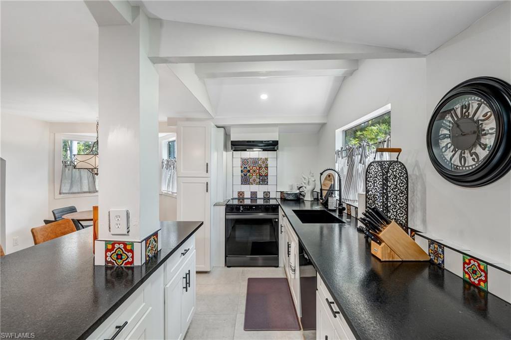 Fort Myers, Florida, 33901, United States, 3 Bedrooms Bedrooms, ,3 BathroomsBathrooms,Residential,For Sale,1991047