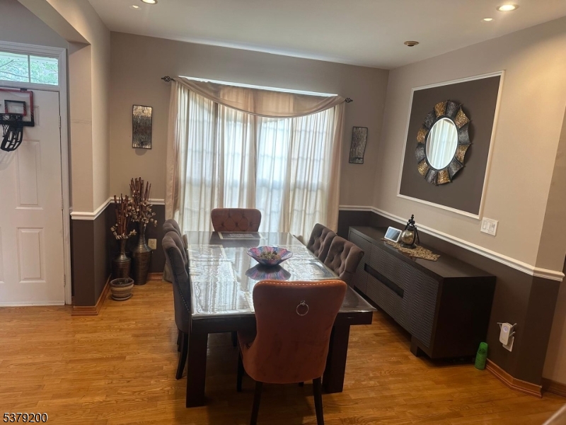 Marlboro Twp., New Jersey, 07751, United States, 3 Bedrooms Bedrooms, ,3 BathroomsBathrooms,Residential,For Sale,1919830