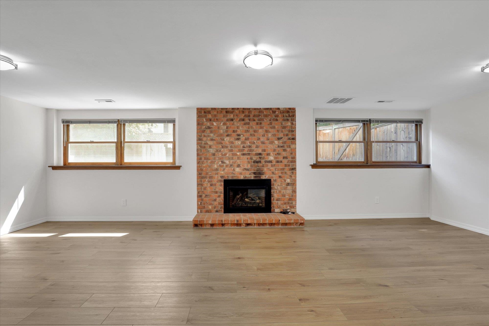 Spokane, Washington, 99203, United States, 5 Bedrooms Bedrooms, ,4 BathroomsBathrooms,Residential,For Sale,1914349