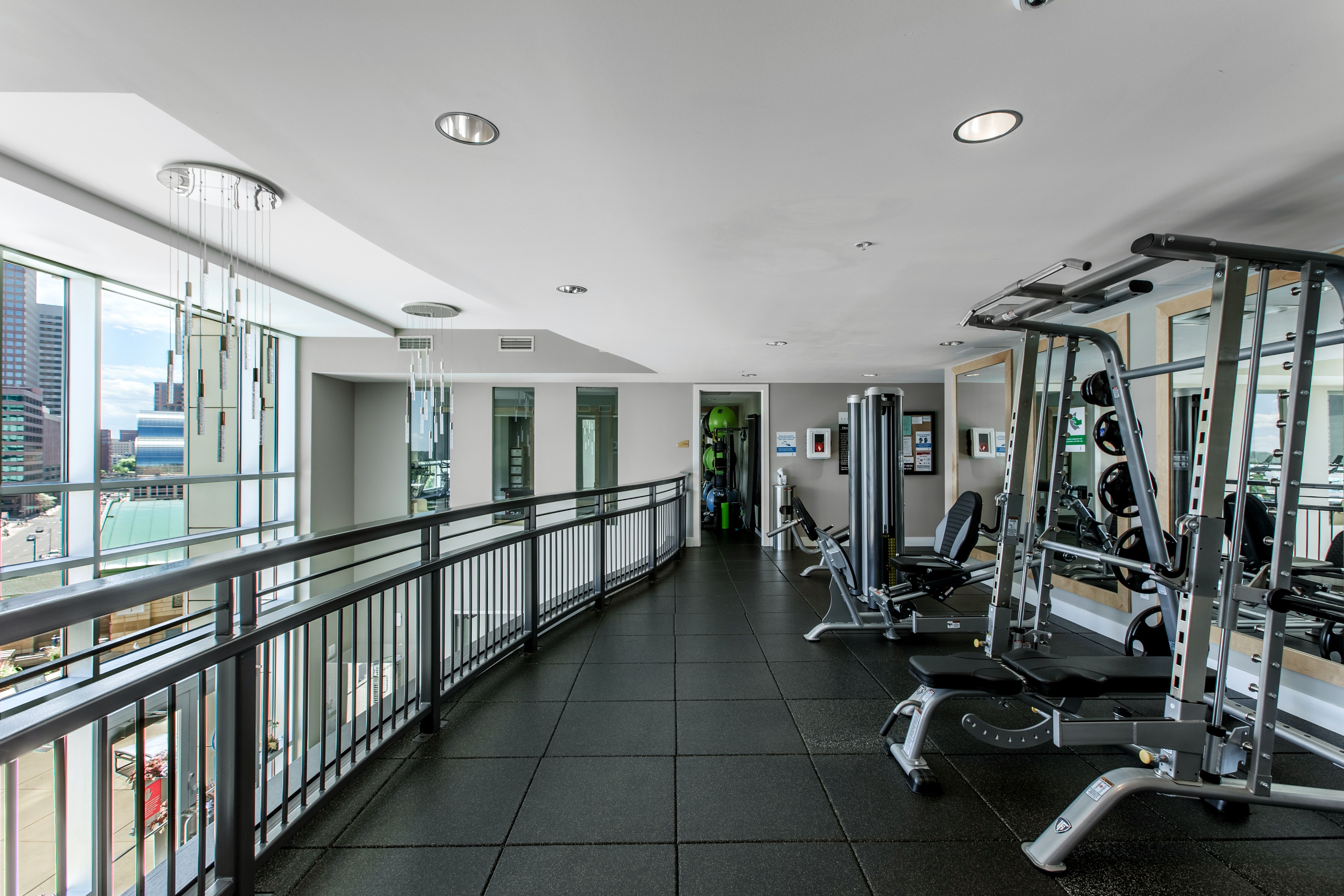  Arguably One of the Finest Condominium Opportunities Under $900,000 in Downtown - 物件實景