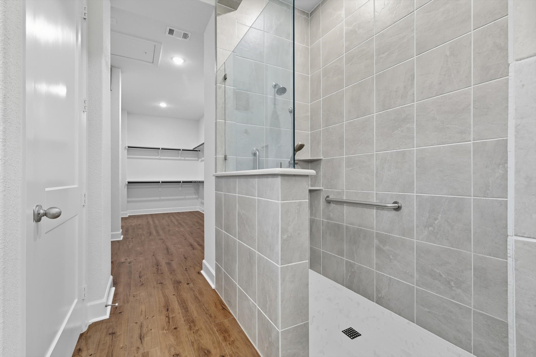 Arlington, Texas, 76005, United States, 2 Bedrooms Bedrooms, ,2 BathroomsBathrooms,Residential,For Sale,1981286