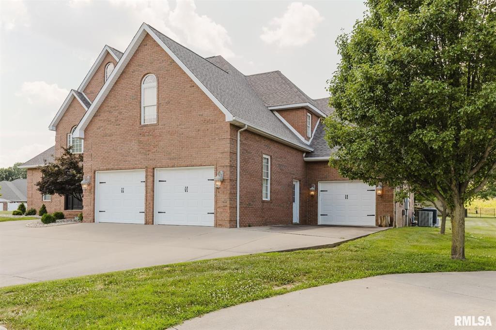 Bismarck, Illinois, 62959, United States, 5 Bedrooms Bedrooms, ,Residential,For Sale,1885319
