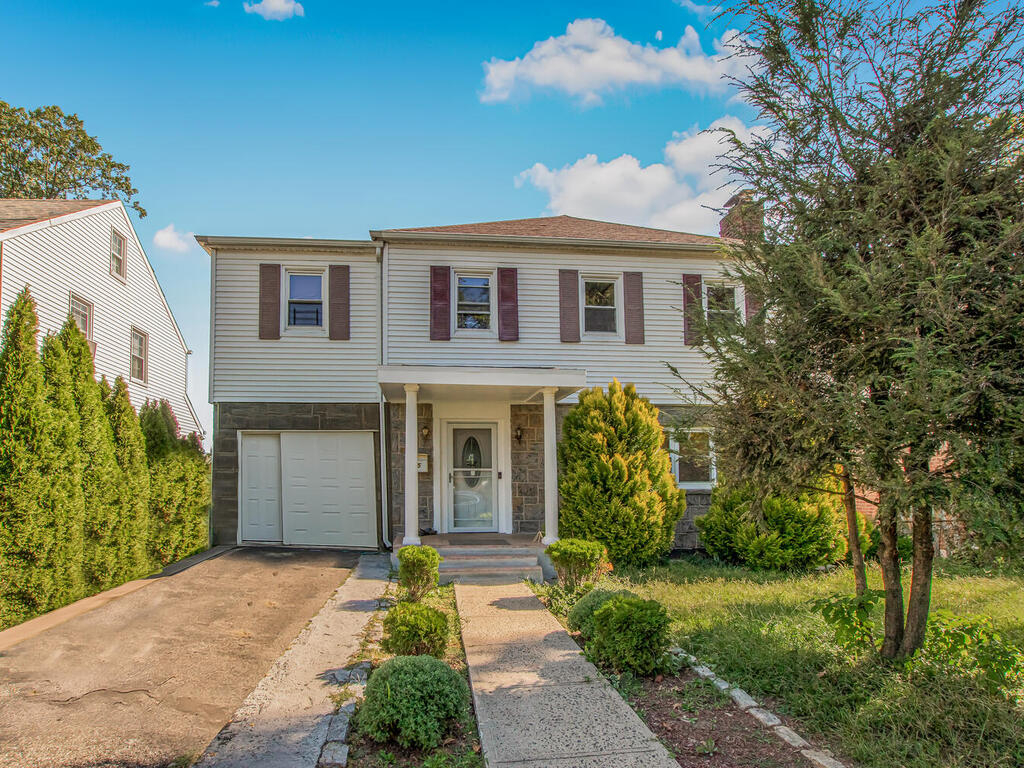 Yonkers, New York, 10704, United States, 4 Bedrooms Bedrooms, ,4 BathroomsBathrooms,Residential,For Sale,1977850