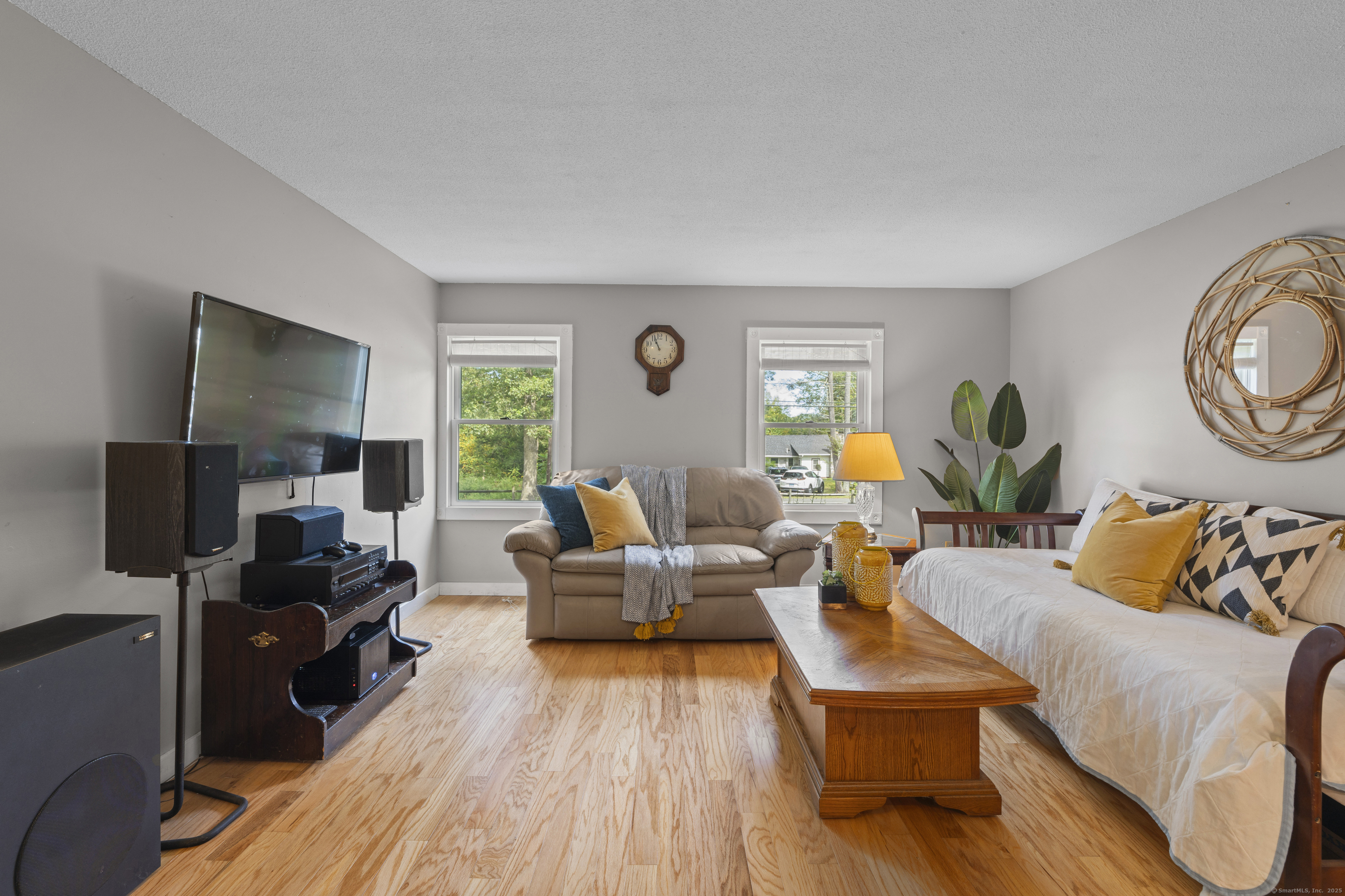 Newtown, Connecticut, 06482, United States, 3 Bedrooms Bedrooms, ,2 BathroomsBathrooms,Residential,For Sale,1962604