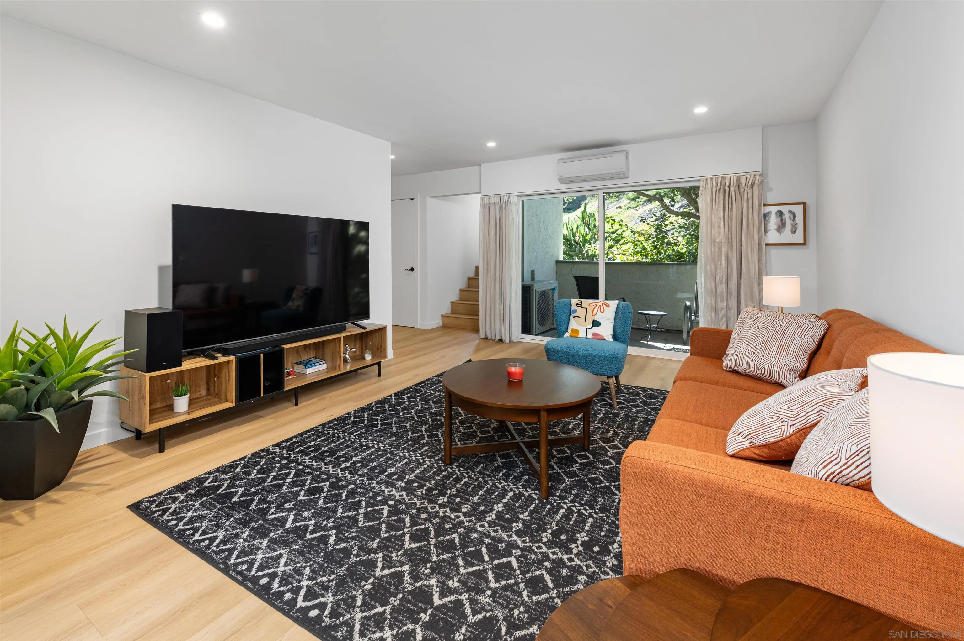 San Diego, California, 92111, United States, 2 Bedrooms Bedrooms, ,3 BathroomsBathrooms,Residential,For Sale,2003271