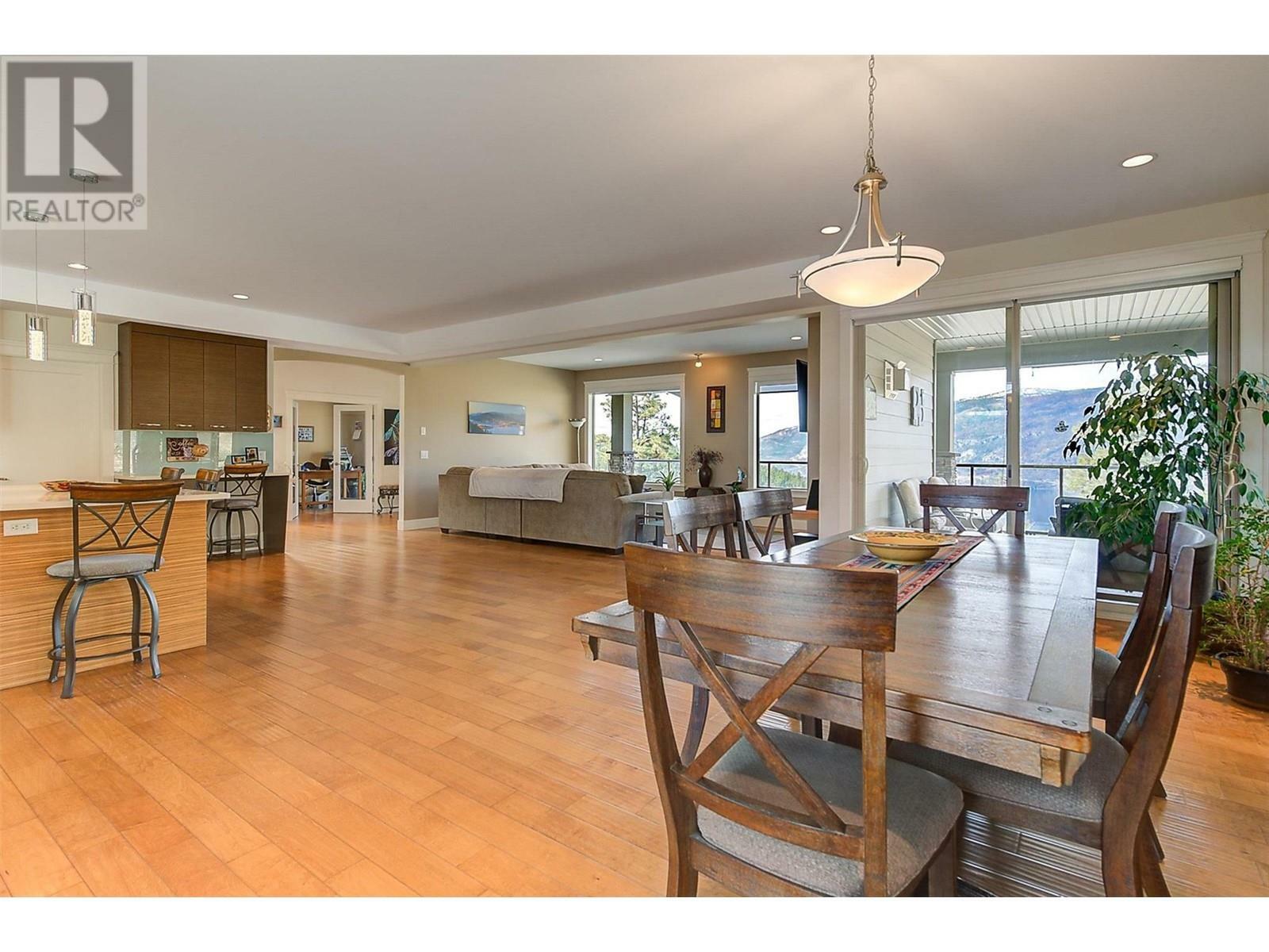 KELOWNA, British Columbia, V1V 2R1, CA, 4 Bedrooms Bedrooms, ,3 BathroomsBathrooms,Residential,For Sale,1839022