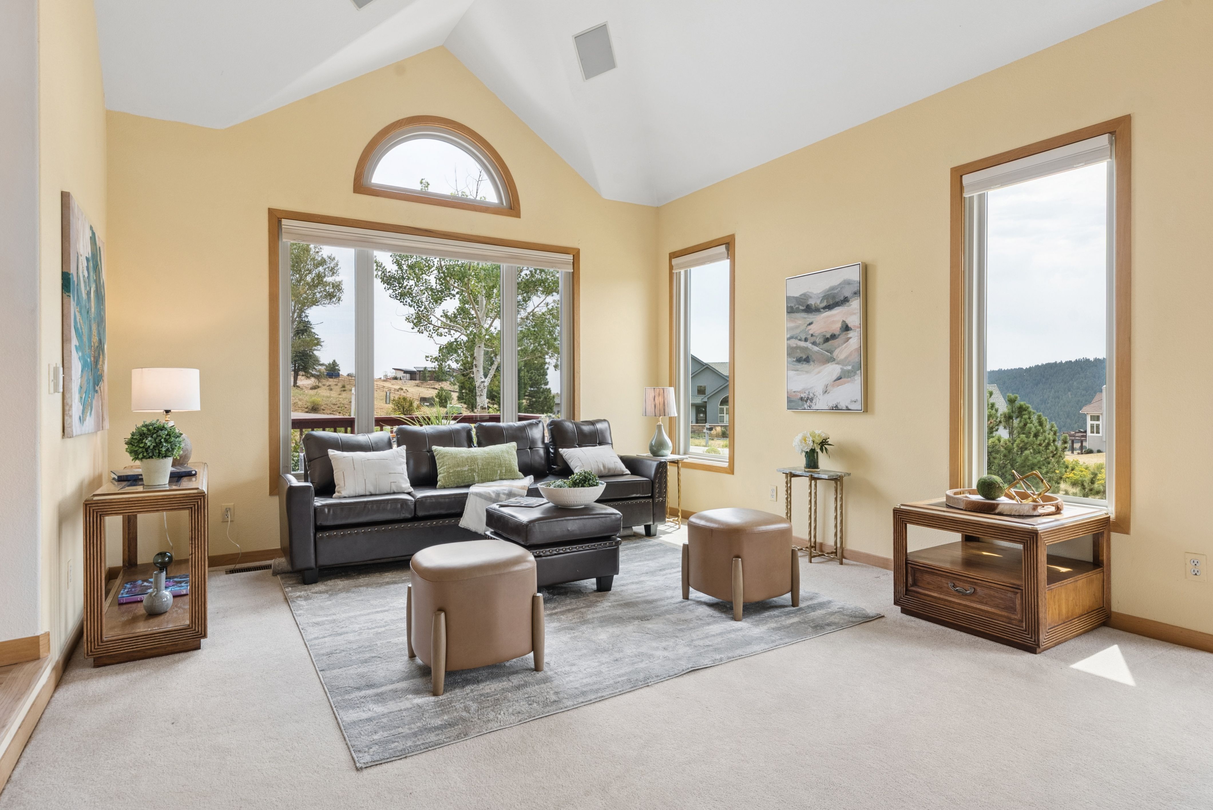  Custom Built Home on a Rolling 1.5 Acre Lot in Highly Desired Paradise Hills - 物件實景