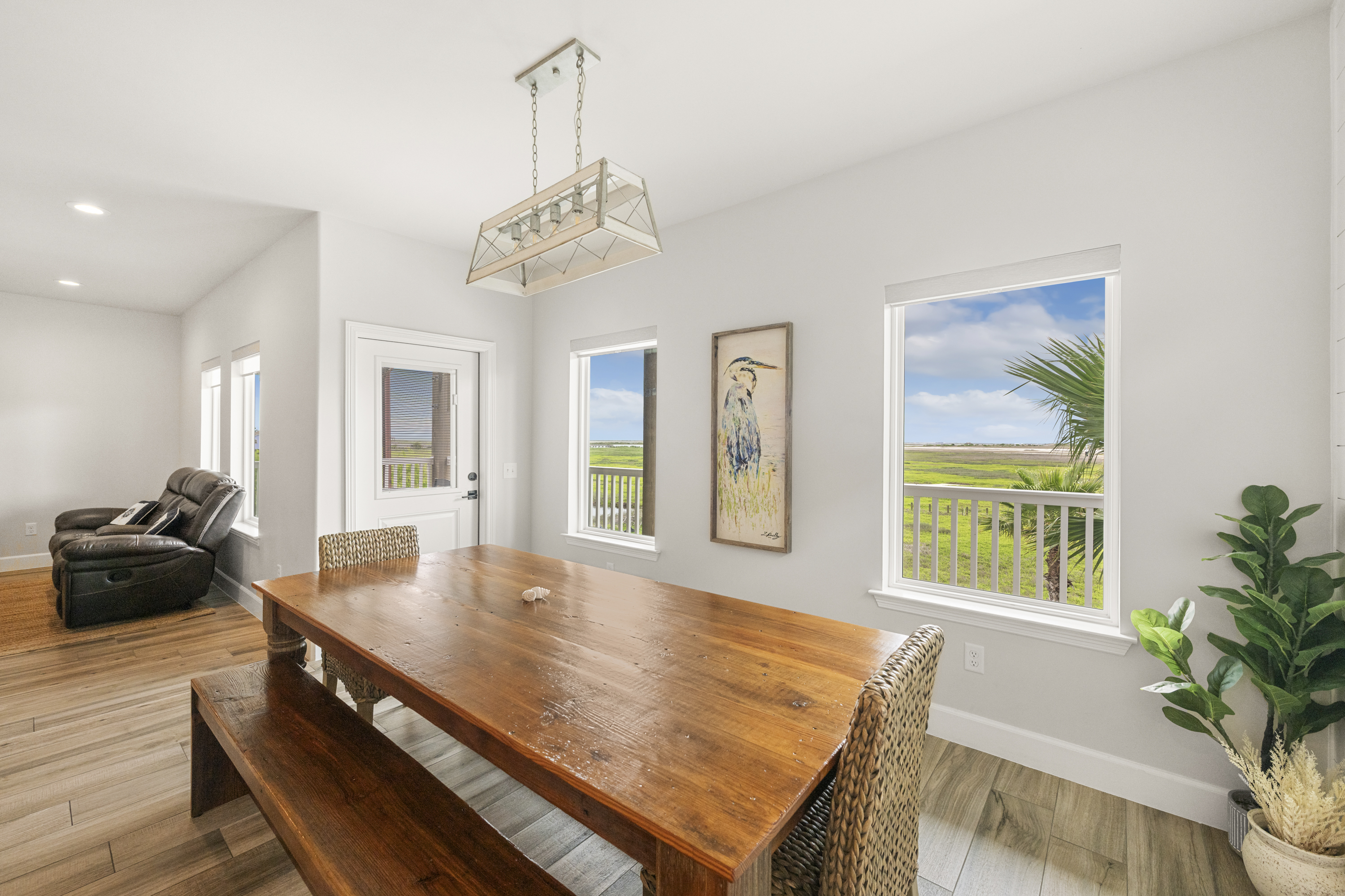  Coastal Living with Expansive Views - 物件實景