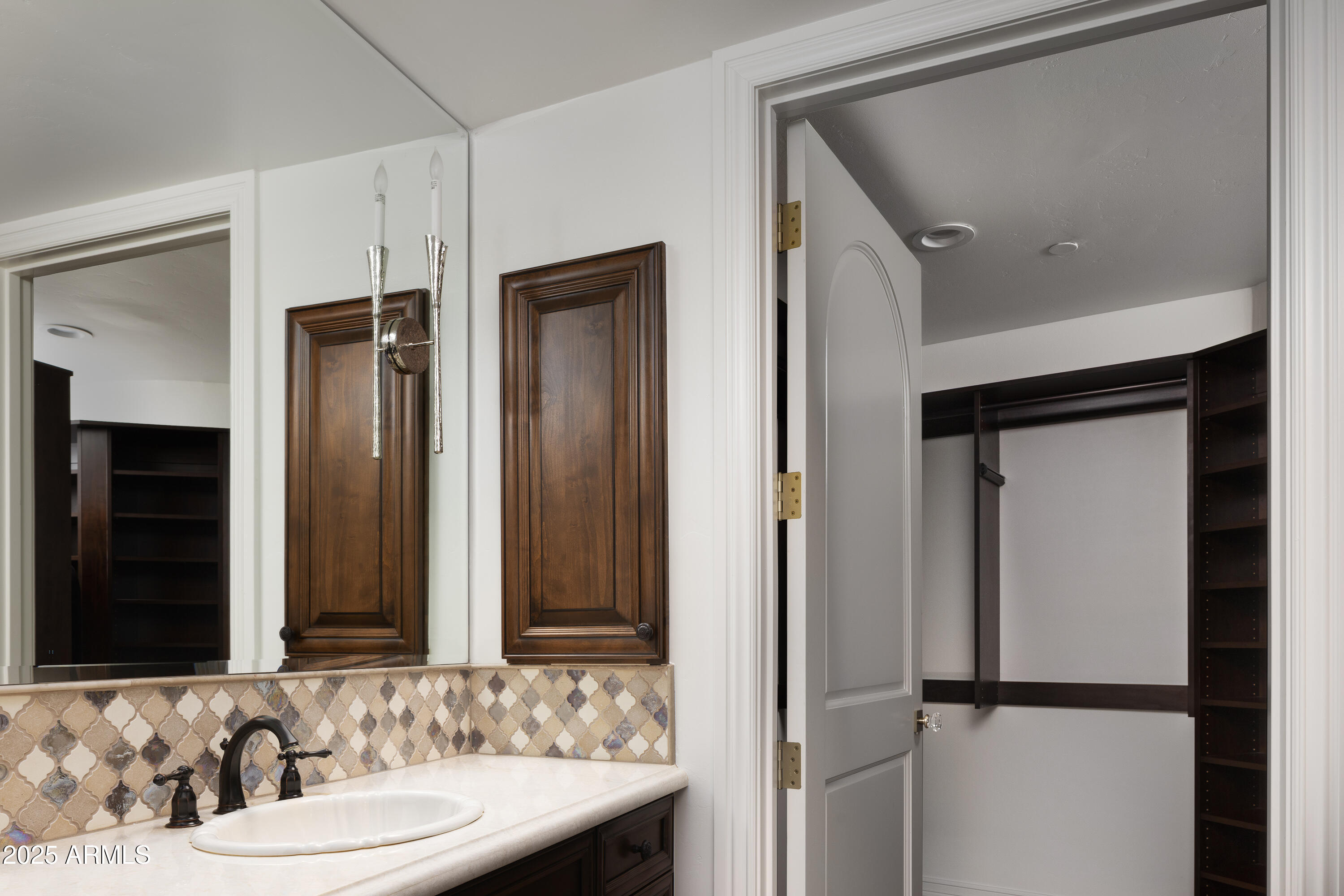 Phoenix, Arizona, 85016, United States, 2 Bedrooms Bedrooms, ,3 BathroomsBathrooms,Residential,For Sale,2001988