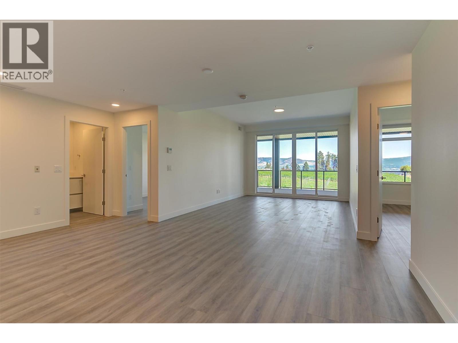 WEST KELOWNA, British Columbia, V1Z 2A9, CA, 2 Bedrooms Bedrooms, ,2 BathroomsBathrooms,Residential,For Sale,1947246