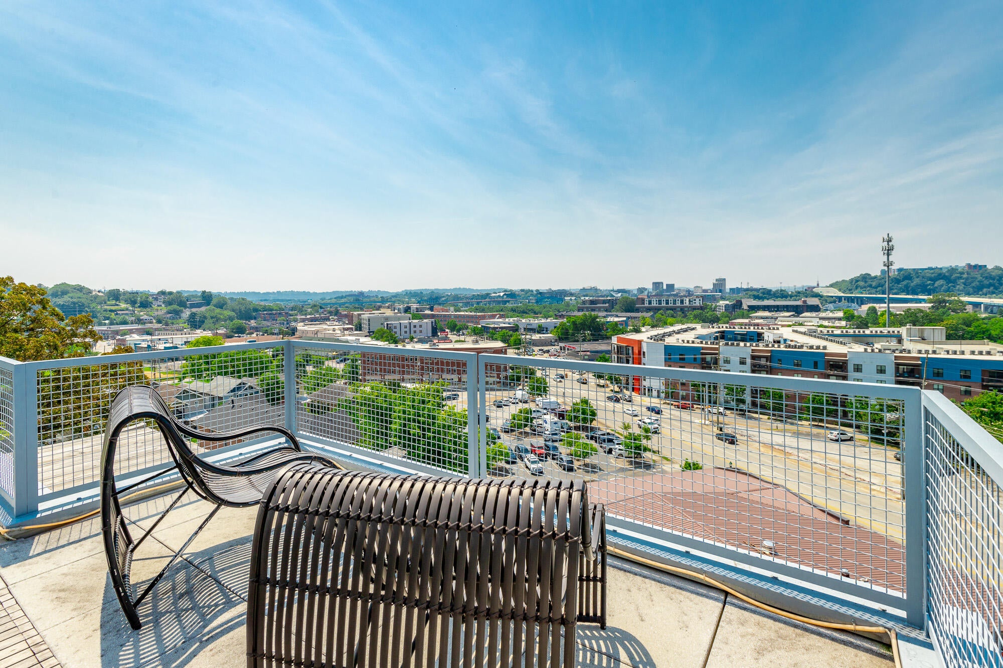 Chattanooga, Tennessee, 37405, United States, 2 Bedrooms Bedrooms, ,2 BathroomsBathrooms,Residential,For Sale,1875132