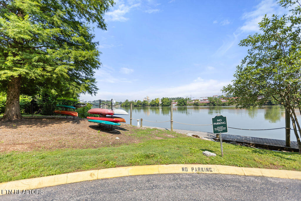 Knoxville, Tennessee, 37902, United States, 3 Bedrooms Bedrooms, ,2 BathroomsBathrooms,Residential,For Sale,1870599