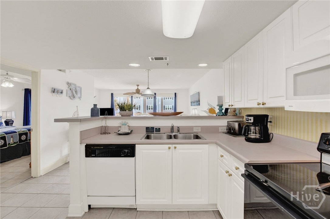 TYBEE ISLAND, Georgia, 31328, United States, 2 Bedrooms Bedrooms, ,2 BathroomsBathrooms,Residential,For Sale,2032025