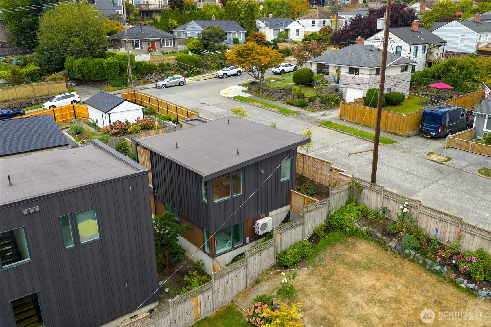 Seattle, Washington, 98199, United States, 2 Bedrooms Bedrooms, ,1 BathroomBathrooms,Residential,For Sale,1950850