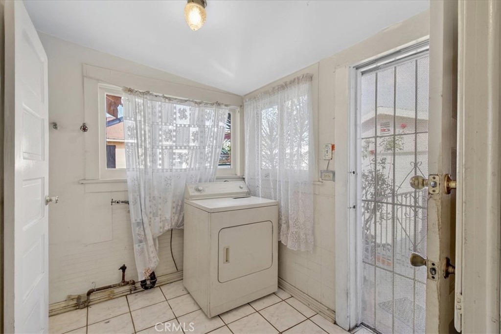 Lynwood, California, 90262, United States, 4 Bedrooms Bedrooms, ,1 BathroomBathrooms,Residential,For Sale,2013779