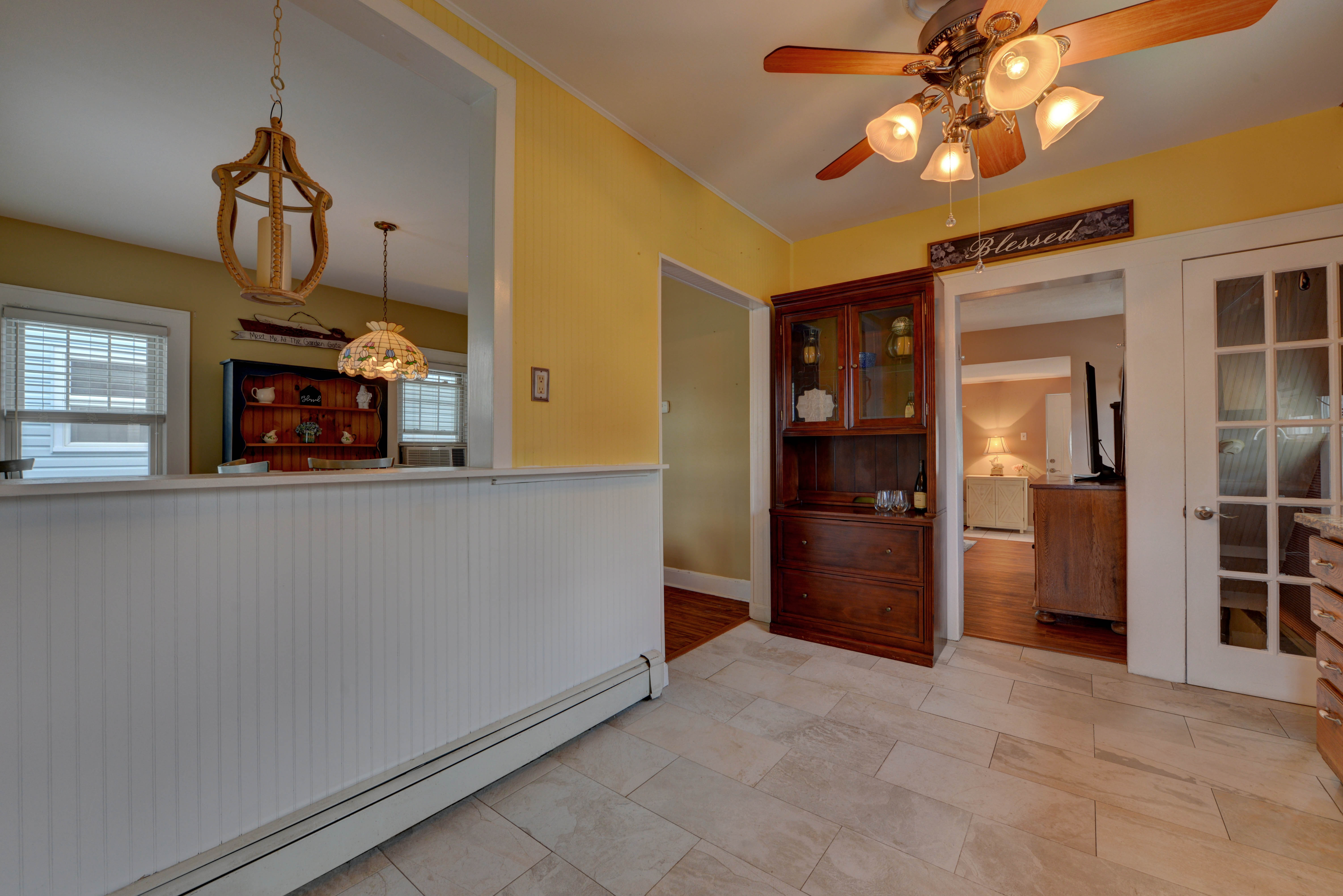 Lyndhurst, New Jersey, 07071, United States, 3 Bedrooms Bedrooms, ,2 BathroomsBathrooms,Residential,For Sale,1915781