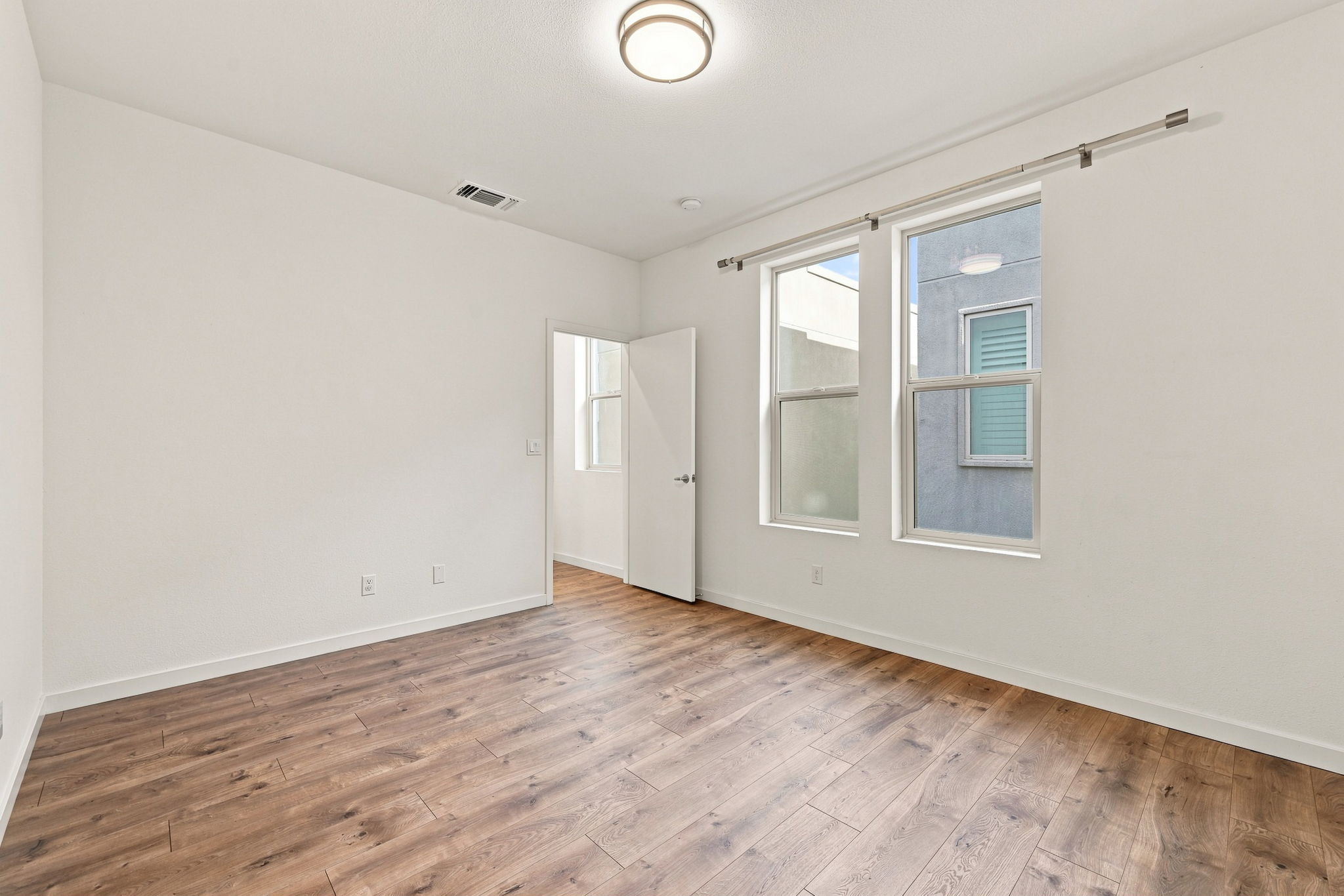  453 Crate Avenue, Sacramento, CA 95818 - 物件實景