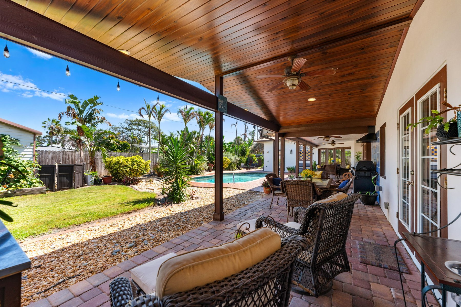  240 Deland Avenue, Indialantic, FL, 32903 - 物件實景