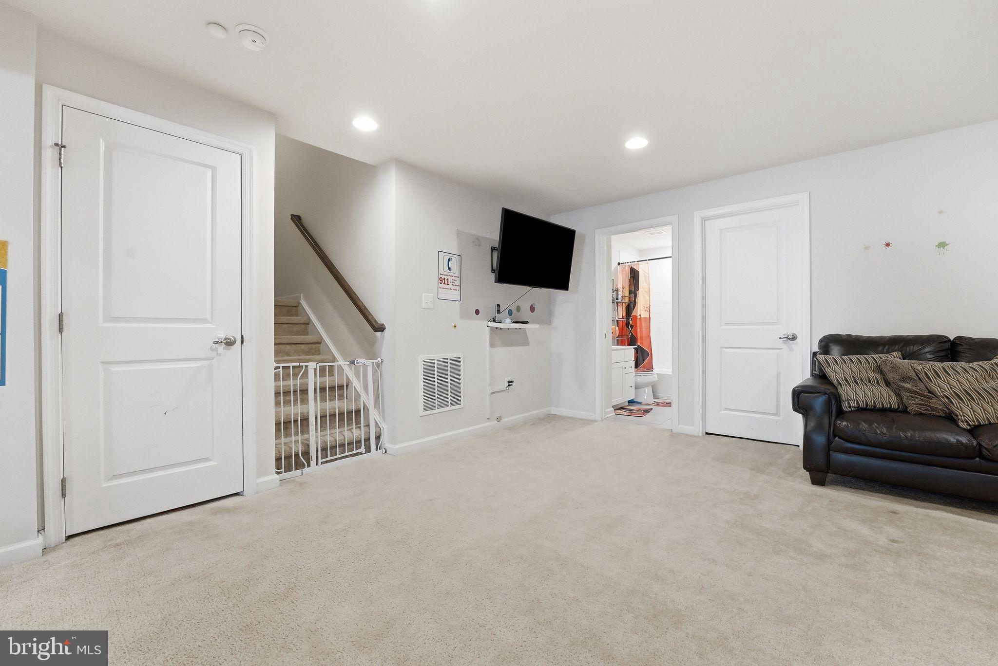 Culpeper, Virginia, 22701, United States, 5 Bedrooms Bedrooms, ,5 BathroomsBathrooms,Residential,For Sale,2043382