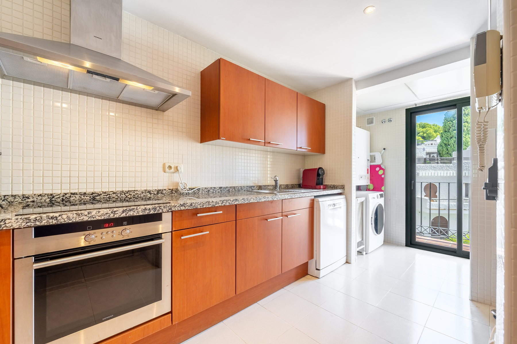  Newly refurbished penthouse with private rooftop terrace in Nueva Andalucía - 物件實景