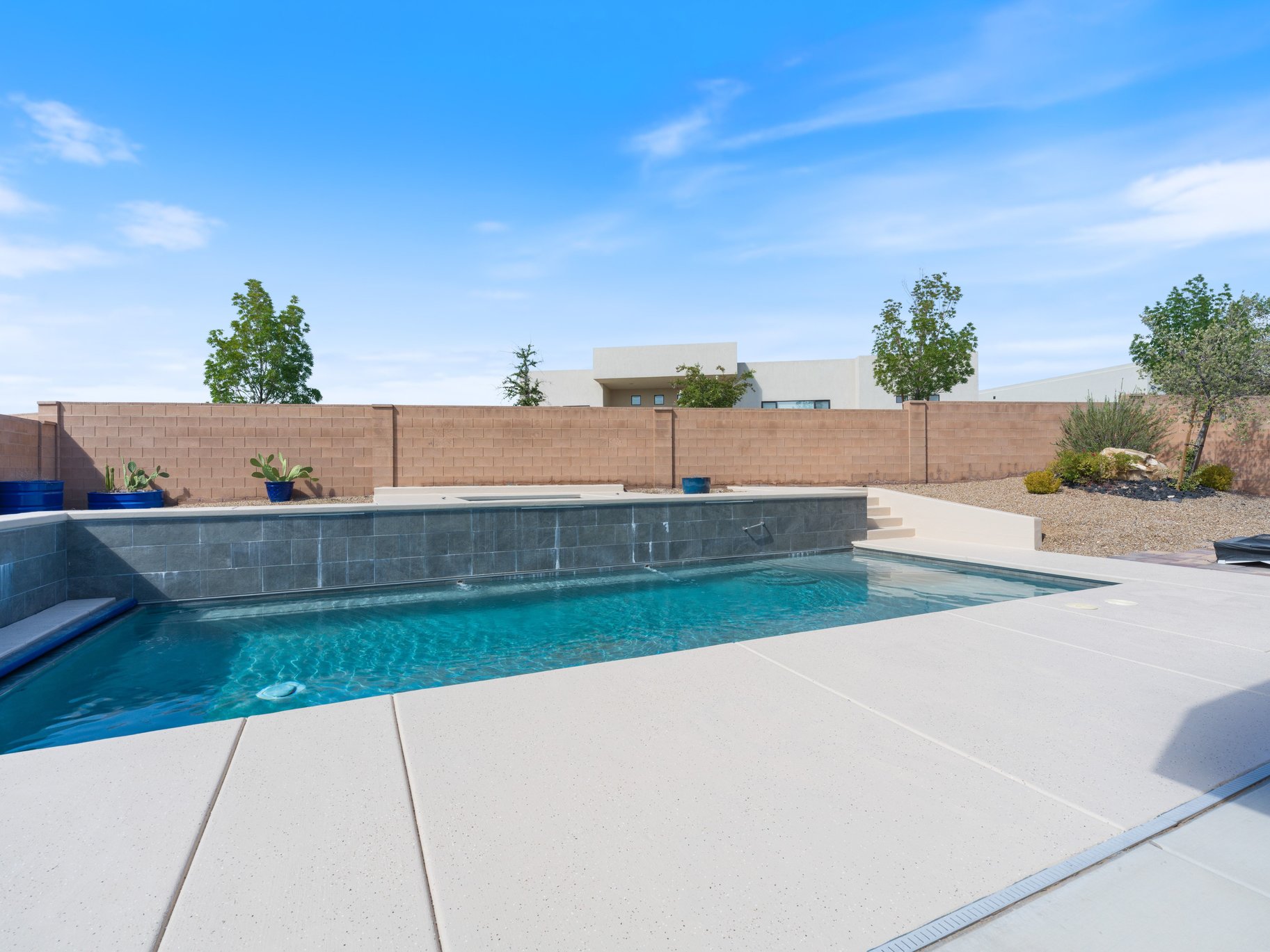  One Level, Private Pool, 3-Car Garage and Views in Pocket Mesa - 物件實景