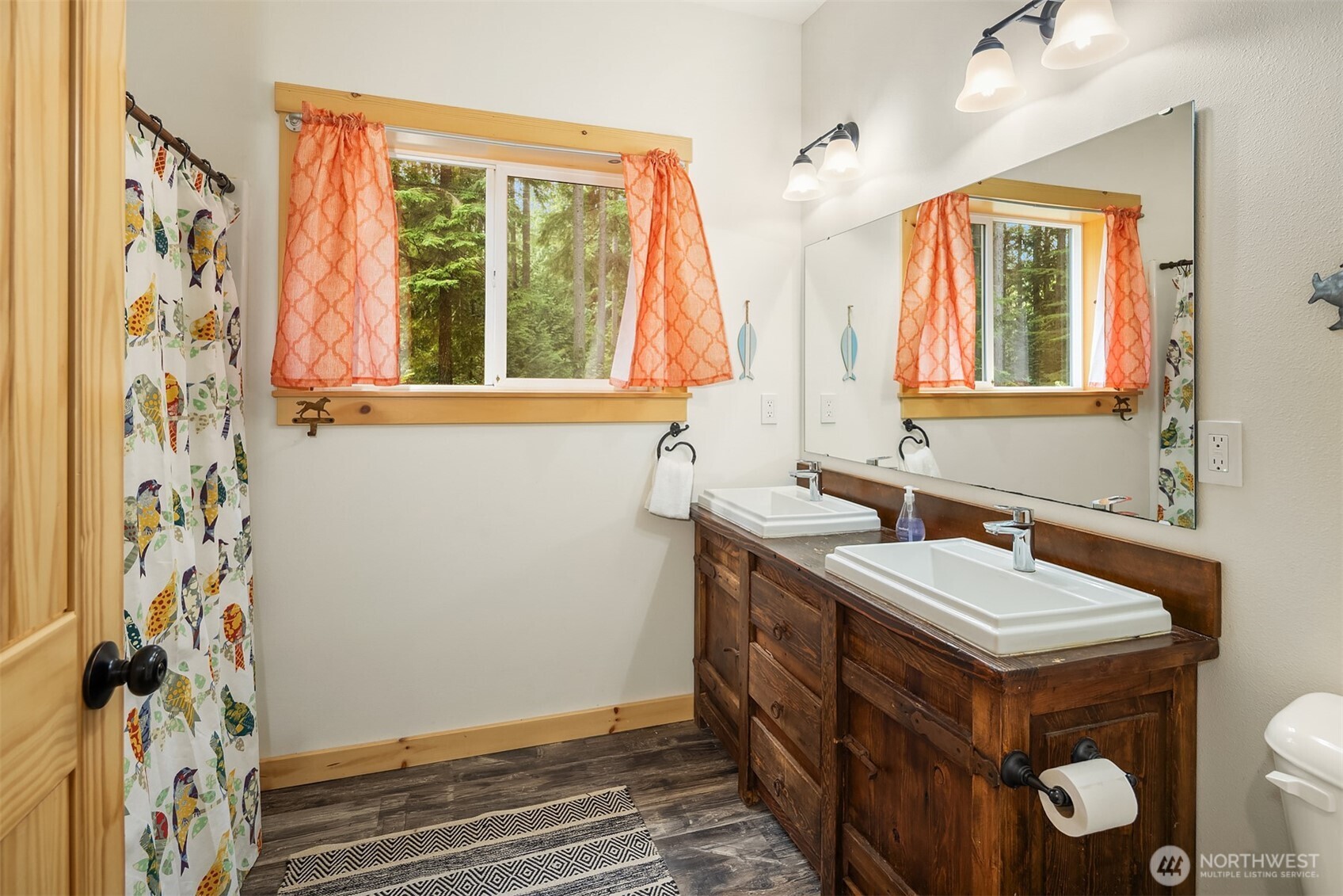 Clinton, Washington, 98236, United States, 3 Bedrooms Bedrooms, ,2 BathroomsBathrooms,Residential,For Sale,1949676