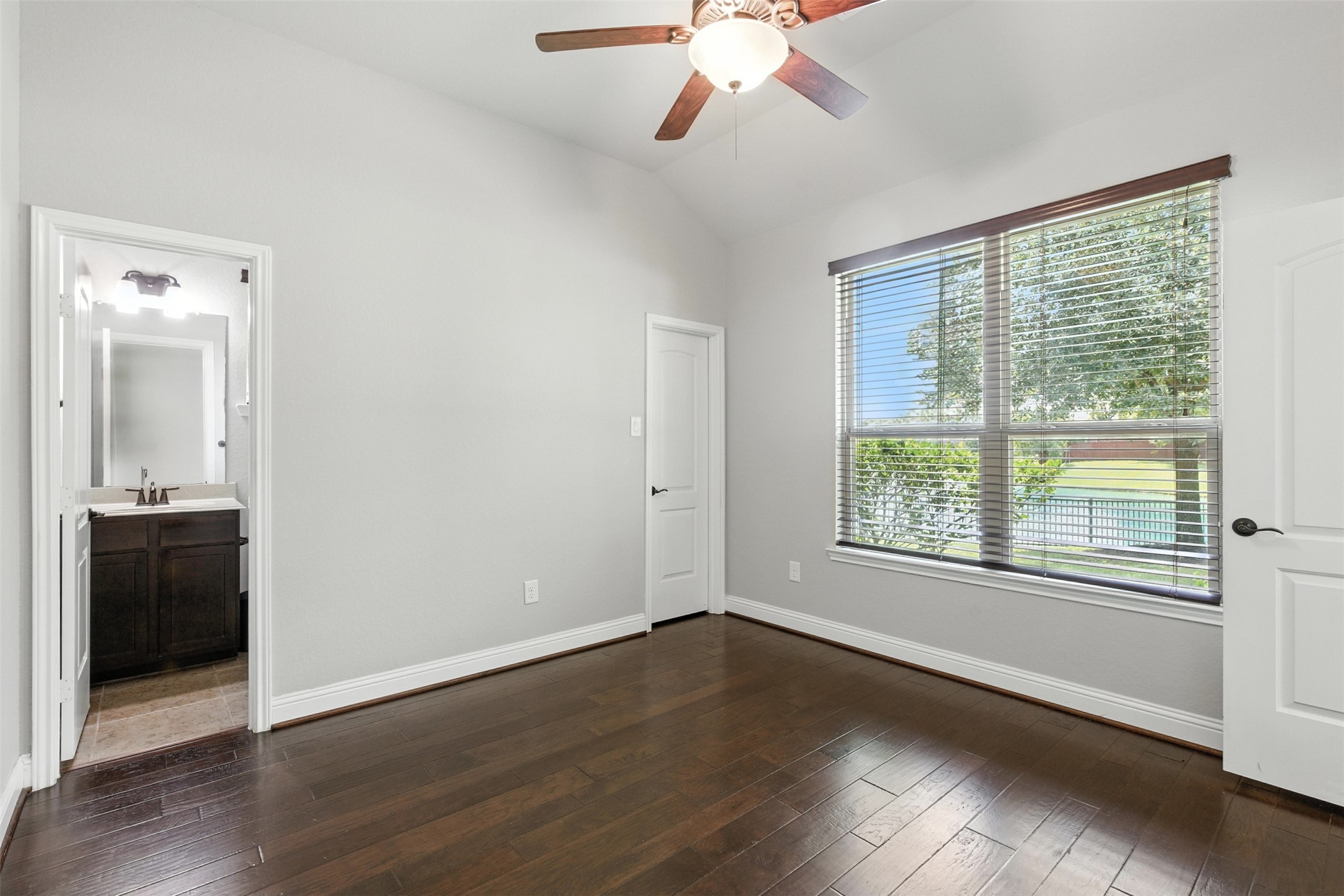 Kingwood, Texas, 77365, United States, 4 Bedrooms Bedrooms, ,5 BathroomsBathrooms,Residential,For Sale,1901470