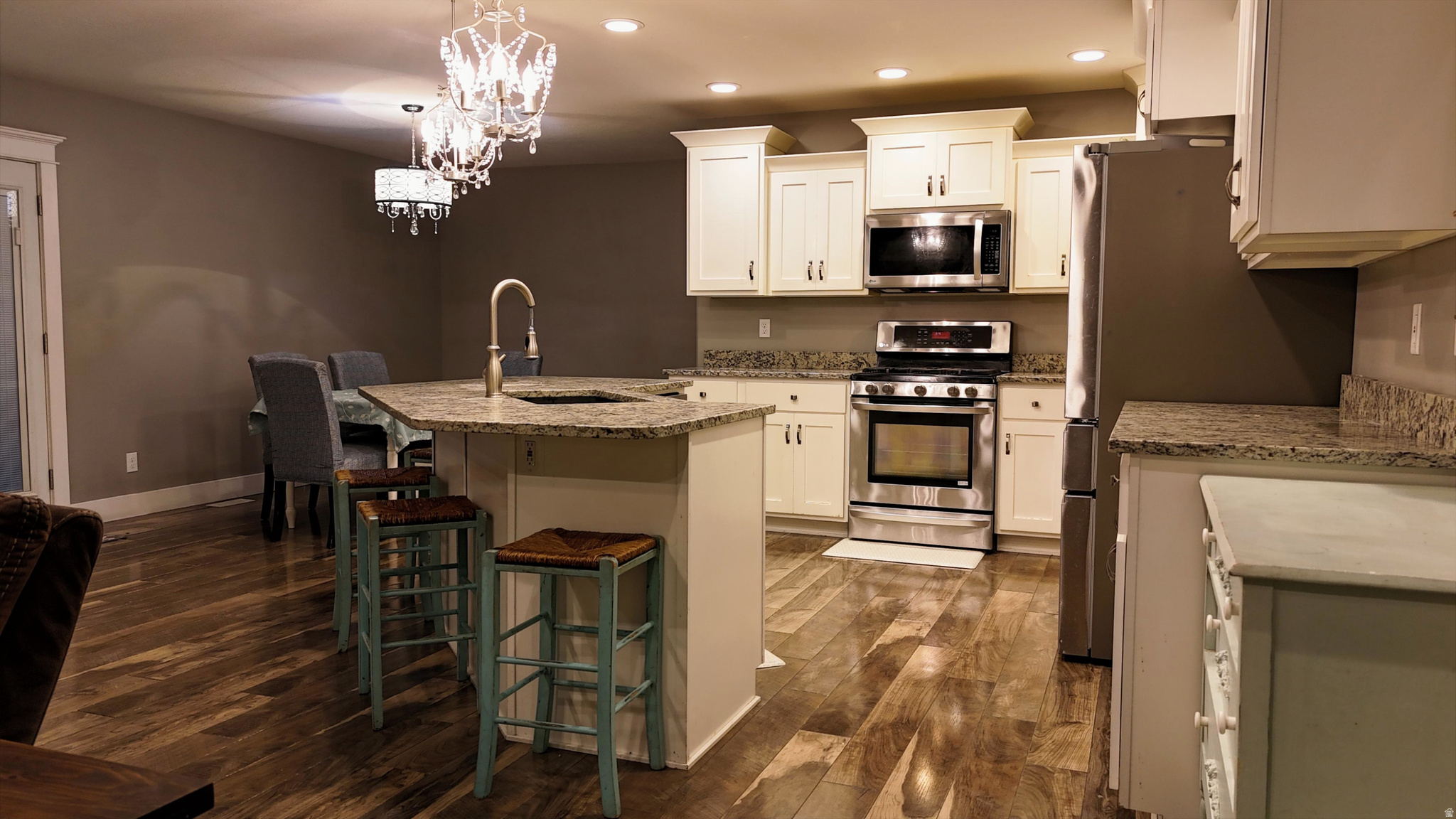 Plain City, Utah, 84404, United States, 7 Bedrooms Bedrooms, ,3 BathroomsBathrooms,Residential,For Sale,2000664