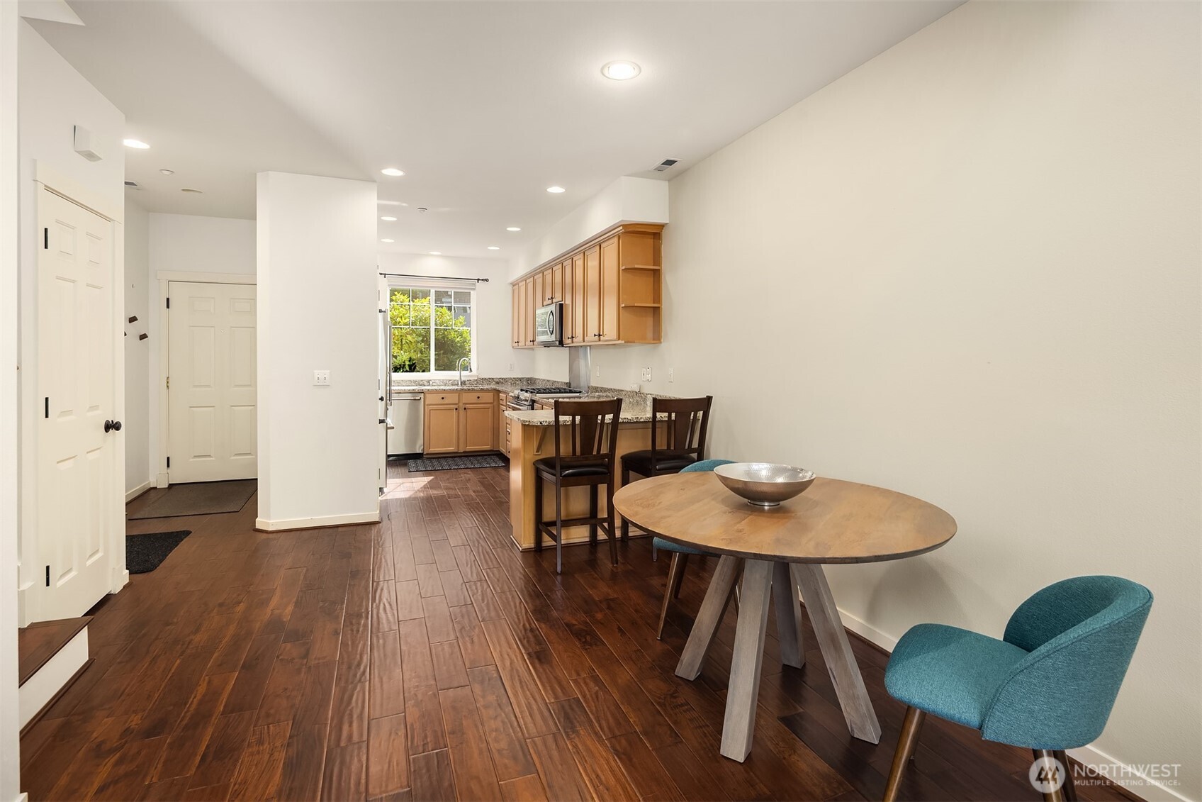 Woodinville, Washington, 98072, United States, 3 Bedrooms Bedrooms, ,3 BathroomsBathrooms,Residential,For Sale,1948007