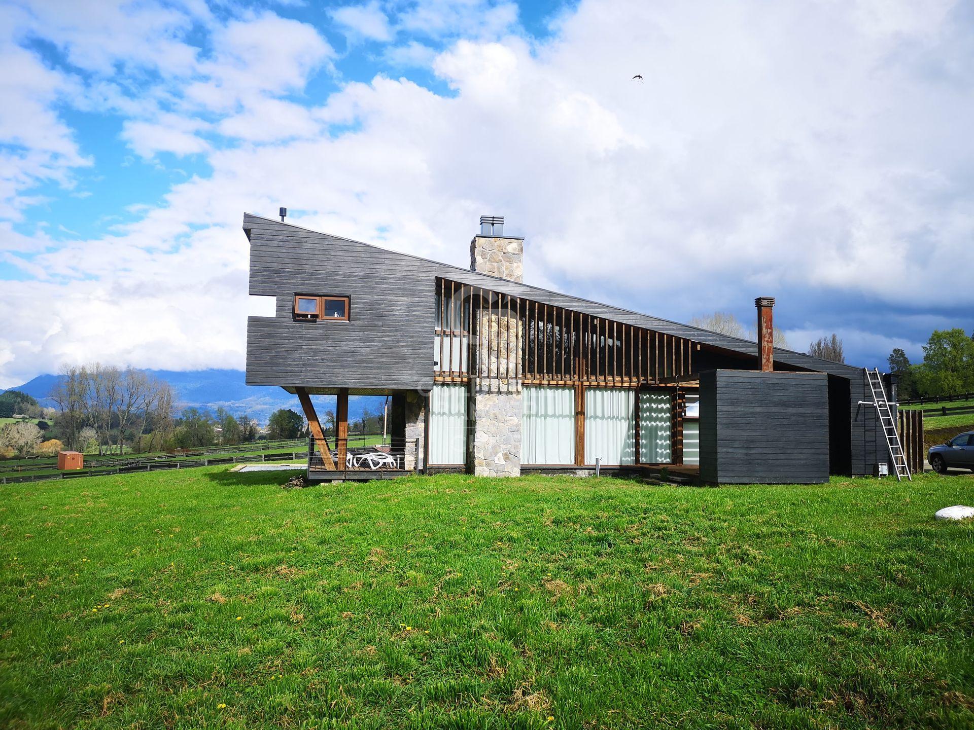 Panguipulli, Chile, 4 Bedrooms Bedrooms, ,3 BathroomsBathrooms,Residential,For Sale,1939448