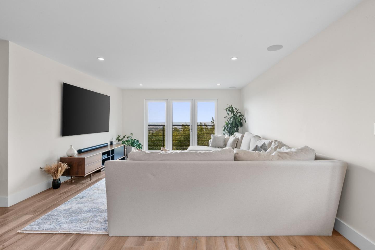 Los Gatos, California, 95030, United States, 5 Bedrooms Bedrooms, ,6 BathroomsBathrooms,Residential,For Sale,1997013