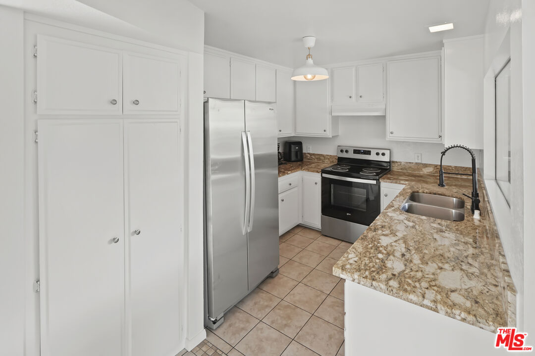 Malibu, California, 90265, United States, 3 Bedrooms Bedrooms, ,2 BathroomsBathrooms,Residential,For Sale,1997351