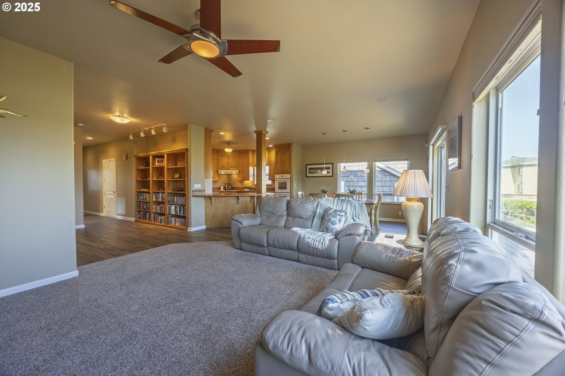 Lincoln City, Oregon, 97367, United States, 4 Bedrooms Bedrooms, ,3 BathroomsBathrooms,Residential,For Sale,1793948